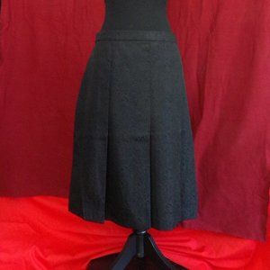 Old Navy Floral print embossed skirt